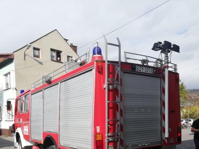 III PISEMNY PRZETARG NA SPRZEDAŻ SAMOCHODU STRAŻACKIEGO - Mercedez-Benz 1219 AF - zdjęcie2