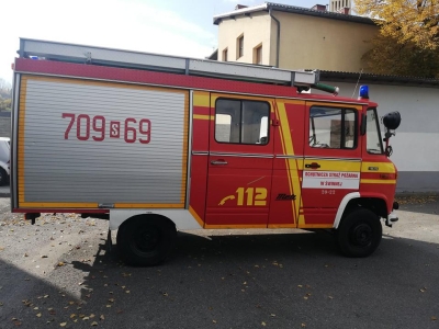 III PISEMNY PRZETARG NA SPRZEDAŻ SAMOCHODU STRAŻACKIEGO - Mercedez-Benz Daimler LF 409 - zdjęcie2