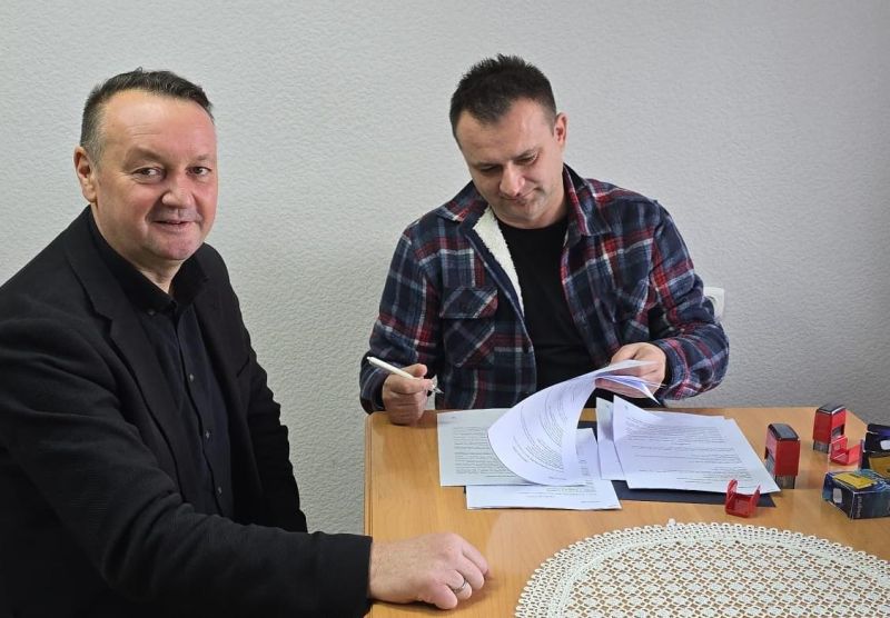 Umowa na zakup nowego wozu strażackiego dla OSP Przyłęków podpisana!