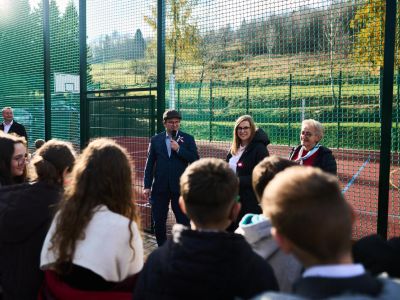Otwarcie nowego boiska w Przyłękowie w patriotycznym nastroju - zdjęcie18