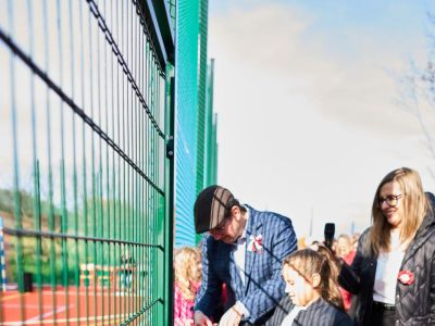 Otwarcie nowego boiska w Przyłękowie w patriotycznym nastroju - zdjęcie27